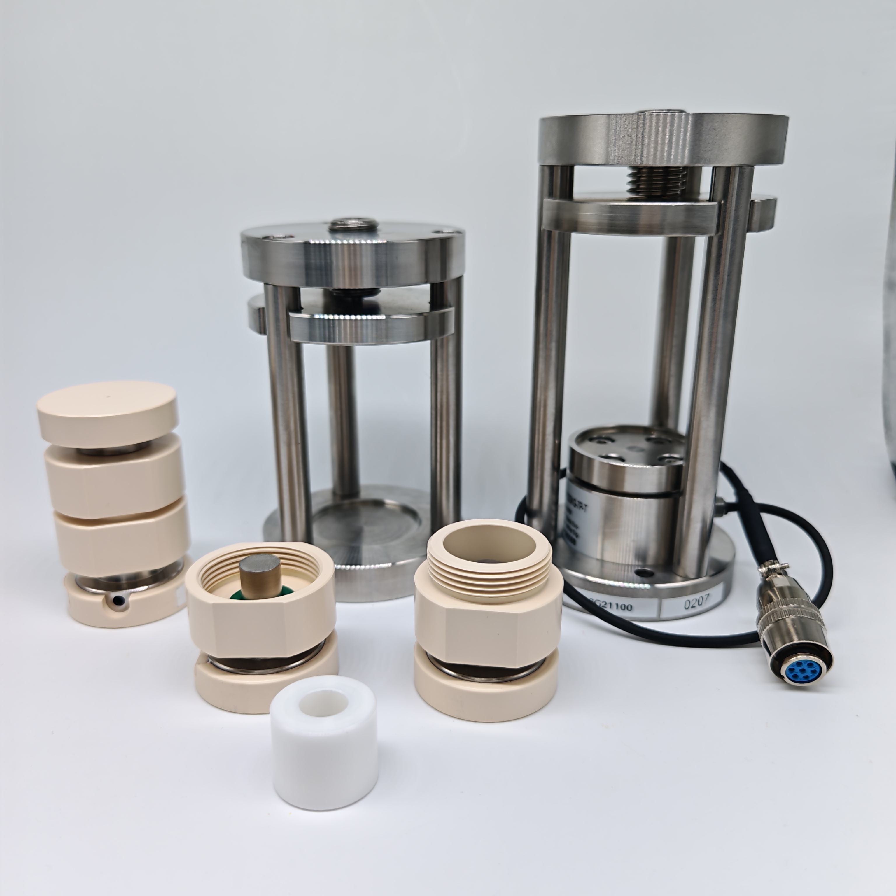 Single-Point Pressing Solid-State Battery Test Mold